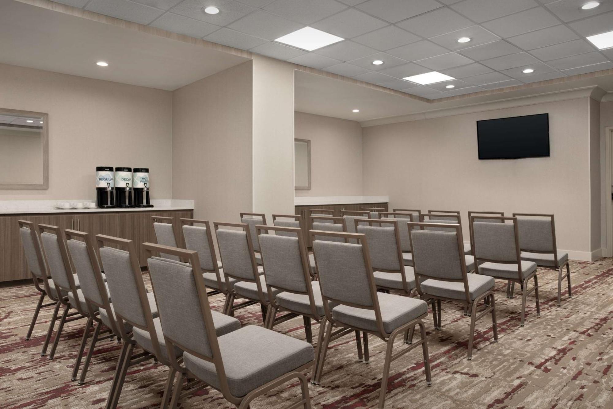 Hilton Garden Inn Philadelphia-Fort Washington Εξωτερικό φωτογραφία