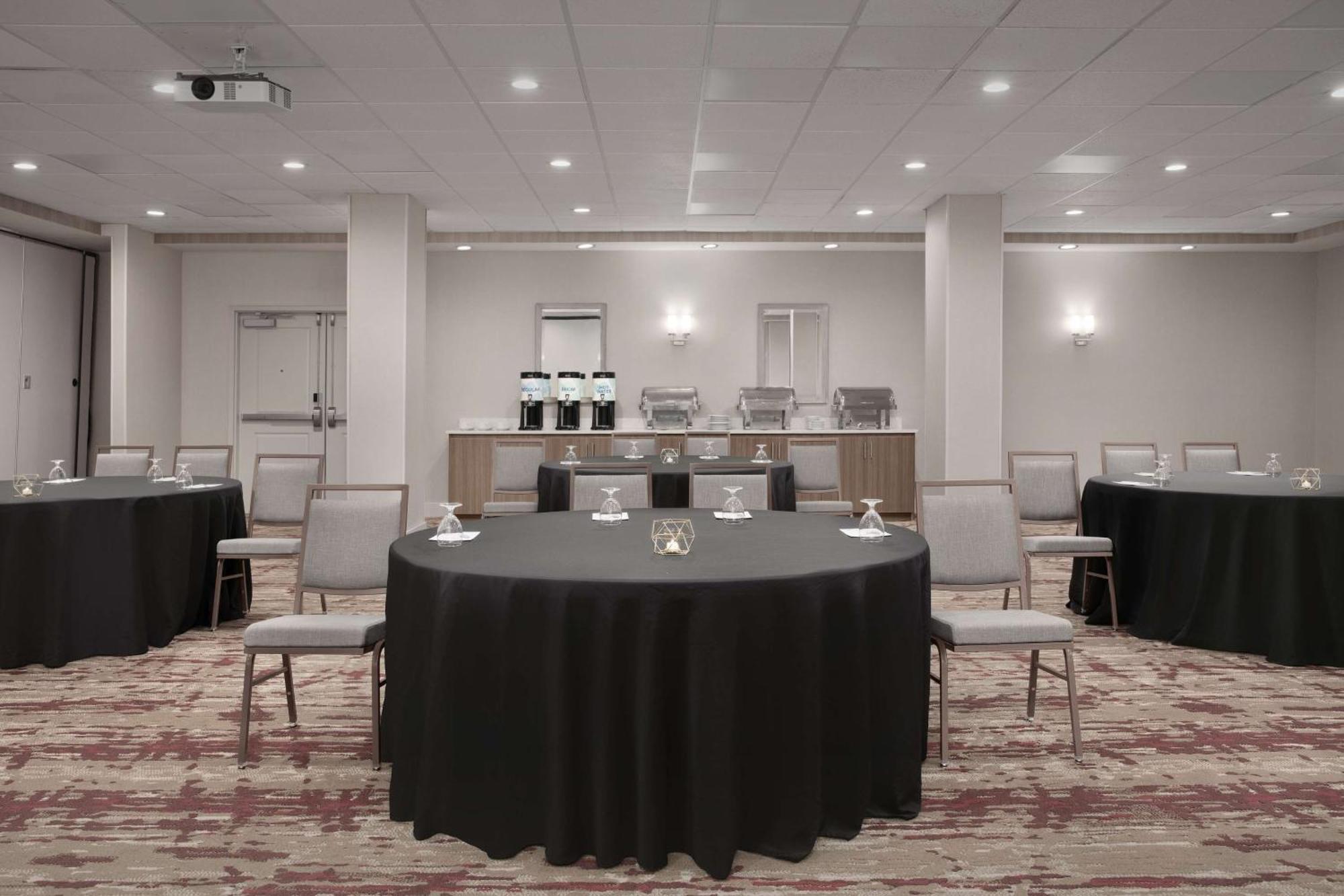 Hilton Garden Inn Philadelphia-Fort Washington Εξωτερικό φωτογραφία