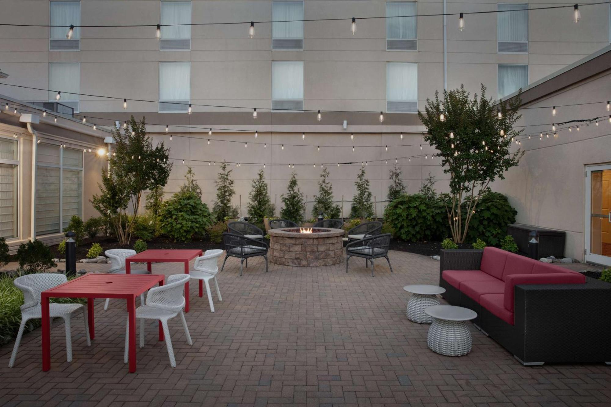 Hilton Garden Inn Philadelphia-Fort Washington Εξωτερικό φωτογραφία